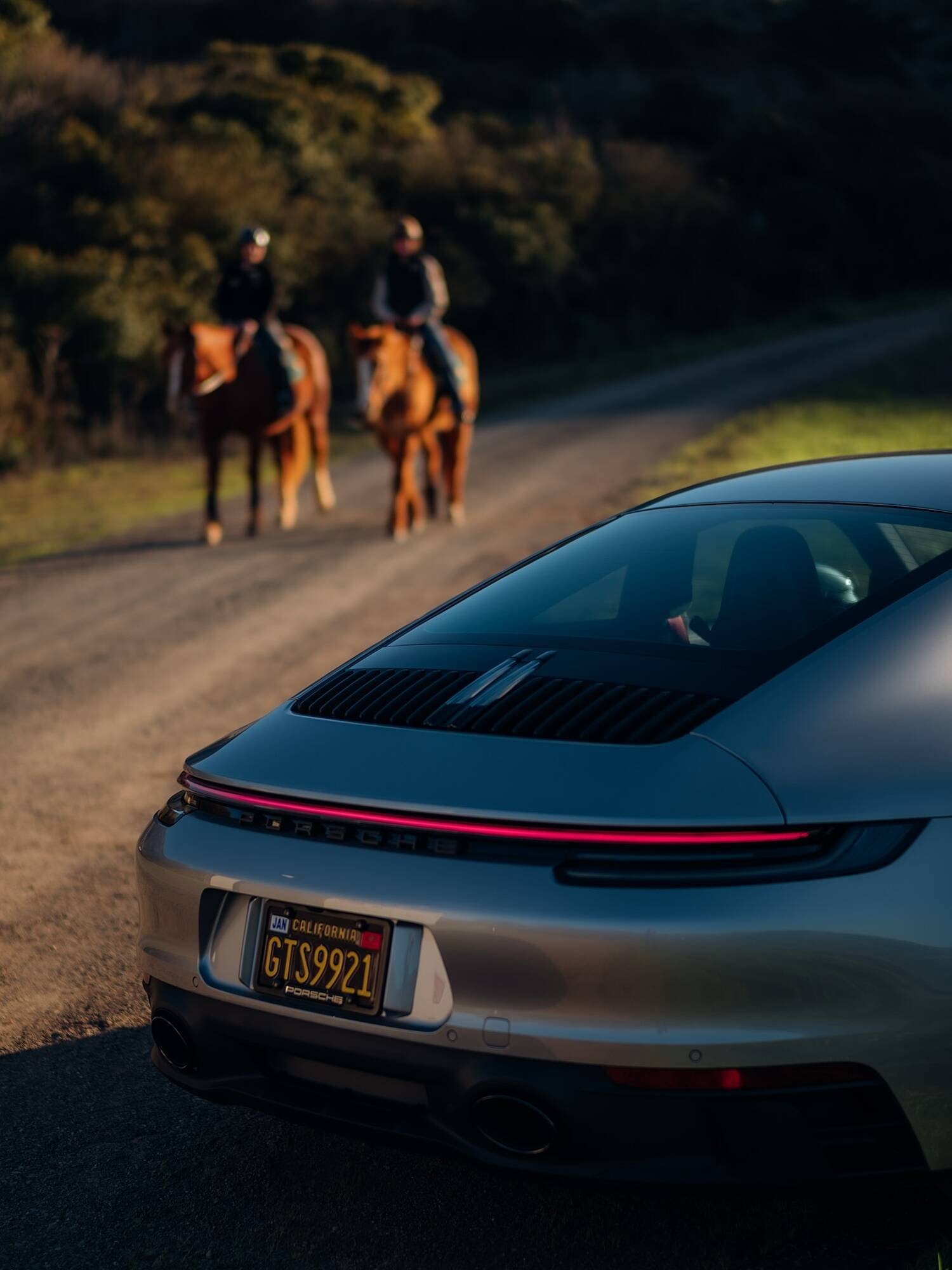 Porsche catalogue (2026-02-17 - 2027-02-17)