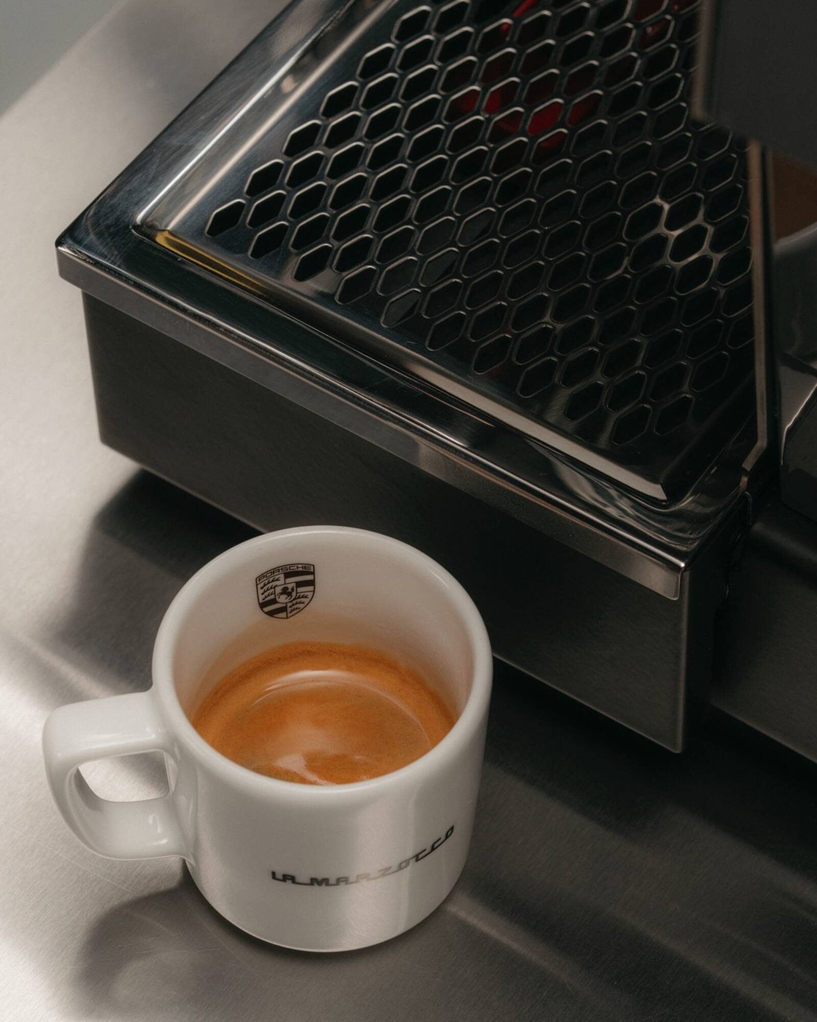 Porsche catalogue (2025-10-01 - 2026-10-01) | 3