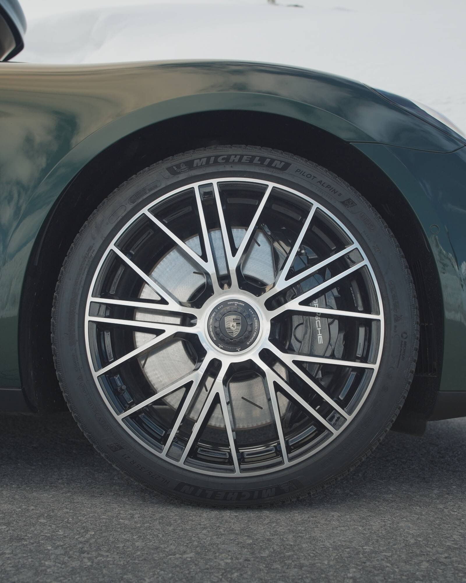 Porsche catalogue (2025-10-17 - 2026-10-17) | 3