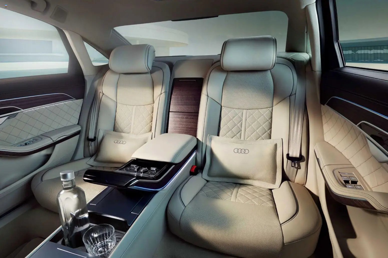 Audi A8 (2025-10-28 - 2026-10-28)